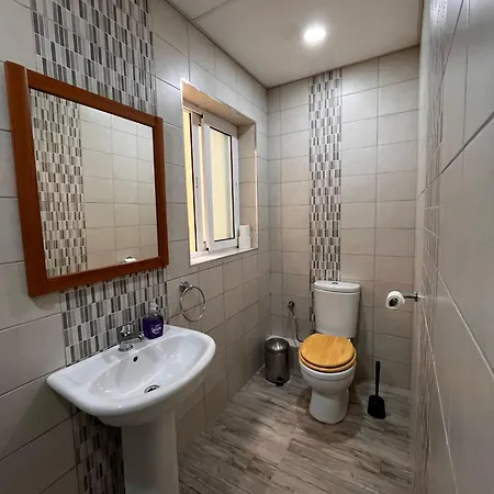 Sliema Spacious Airconditioned And Selfcheck In *