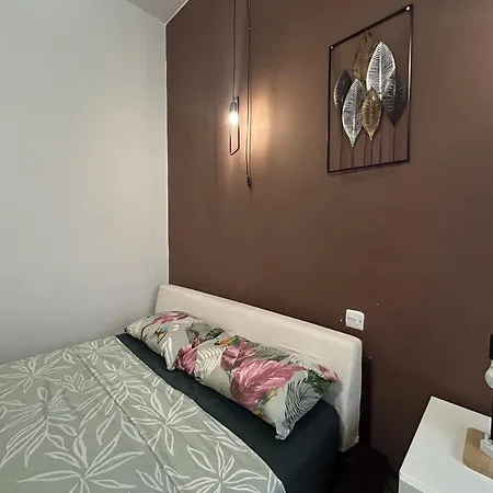 Sliema Spacious Airconditioned And Selfcheck In *